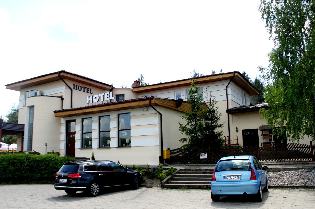 Hotel Pod Jeleniem توكولا المظهر الخارجي الصورة
