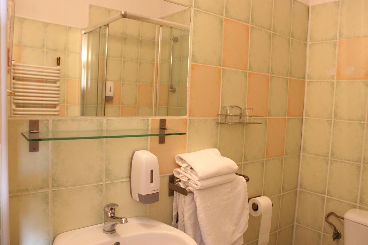 Hotel Pod Jeleniem توكولا المظهر الخارجي الصورة