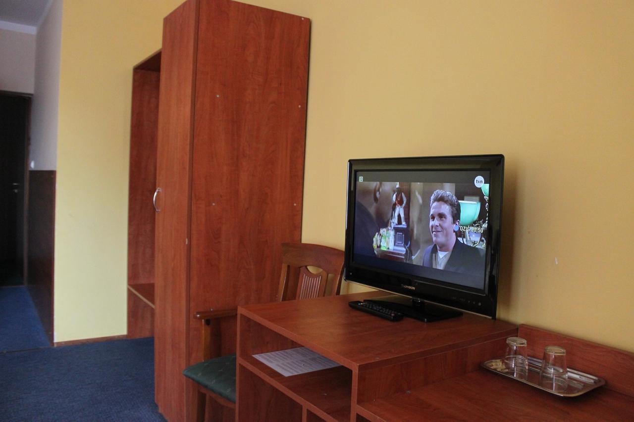 Hotel Pod Jeleniem توكولا المظهر الخارجي الصورة