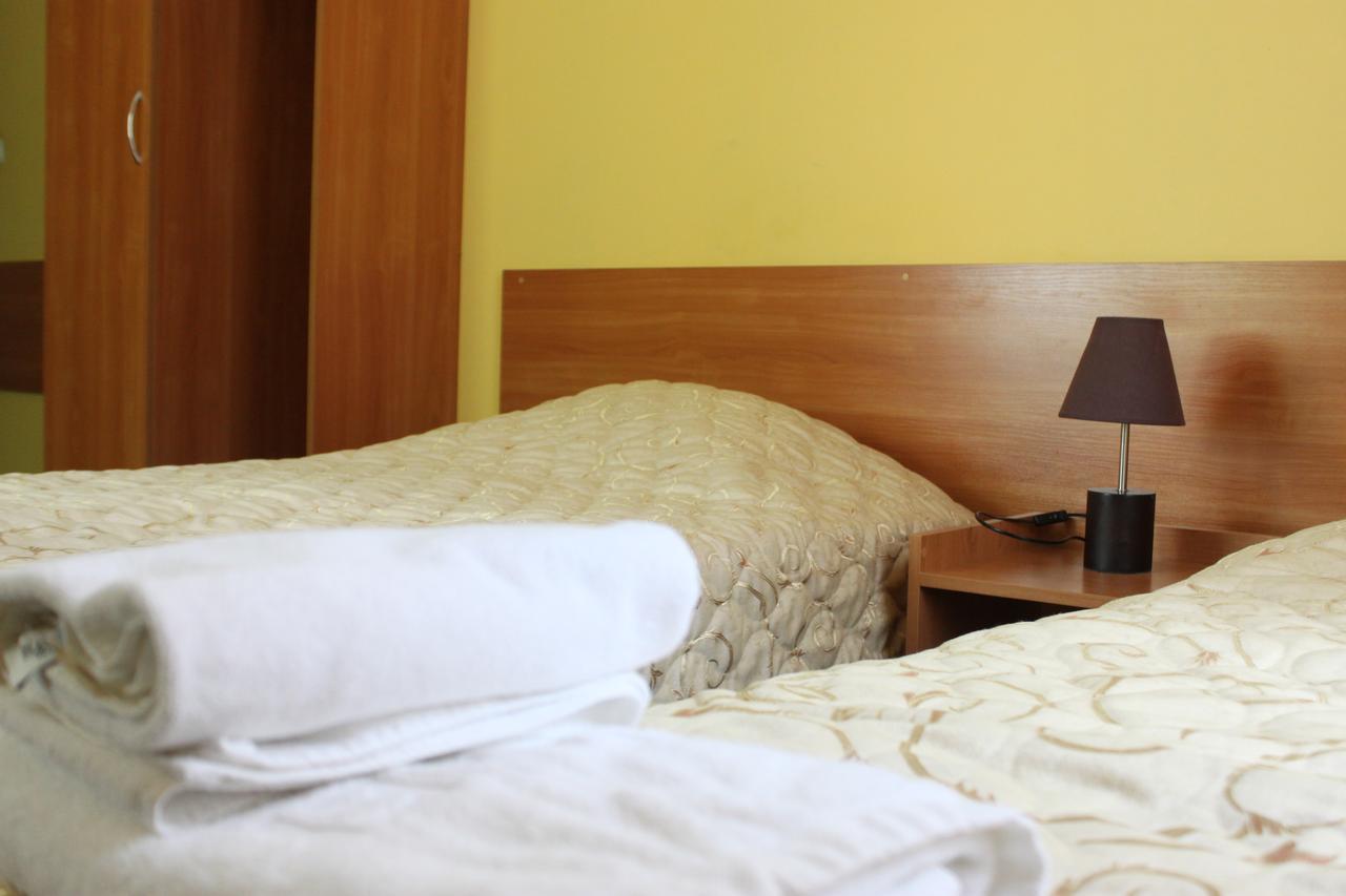 Hotel Pod Jeleniem توكولا المظهر الخارجي الصورة