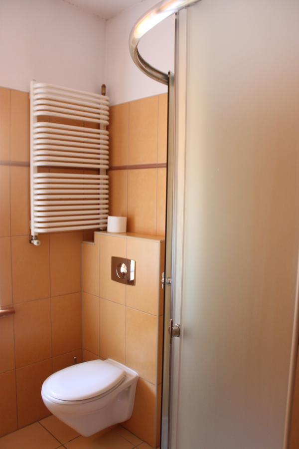 Hotel Pod Jeleniem توكولا المظهر الخارجي الصورة
